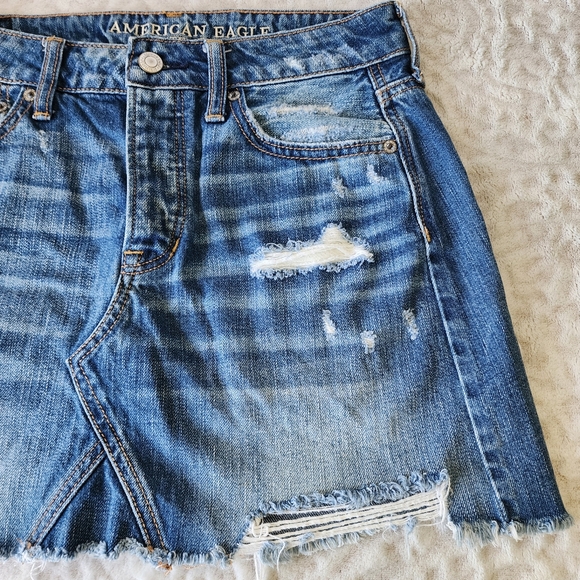American Eagle Outfitters Distressed Denim Mini Skirt Women Size 4 Button Fly - Picture 5 of 13